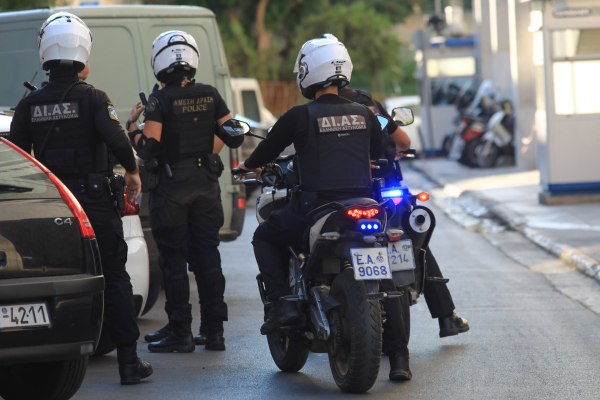 Επεισοδιακή καταδίωξη στο κέντρο της Αθήνας - Συνελήφθη 39χρονος
