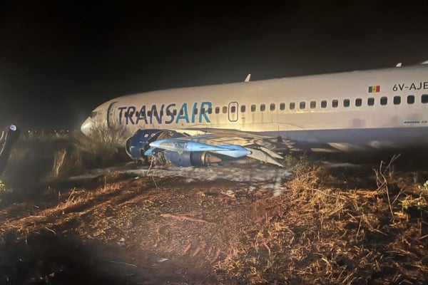 Σενεγάλη: Boeing 737 βγήκε από τον διάδρομο πριν από την απογείωση, έπιασε φωτιά