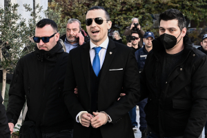 Κασιδιάρης: «Οι Έλληνες δικαστές αποφασίζουν βάσει του νόμου και όχι των επιθυμιών διαδίκων μιας δίκης»
