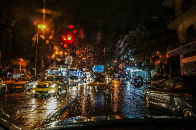 Κακοκαιρία Daniel: «Όση βροχή πέφτει ετησίως στην Αττική, θα πέσει τις επόμενες ώρες σε Θεσσαλία και Βόρεια Εύβοια» - Live η πορεία της
