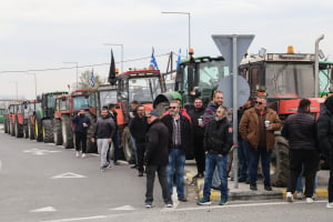 «Λύνουν» τα χειρόφρενα των τρακτέρ αγρότες και κτηνοτρόφοι της Θεσσαλίας την Τετάρτη