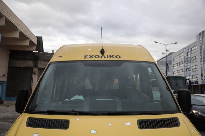 Σάλος στα Καλύβια: Συνελήφθη οδηγός λεωφορείου χωρίς... άδεια οδήγησης, μετέφερε 40 παιδιά