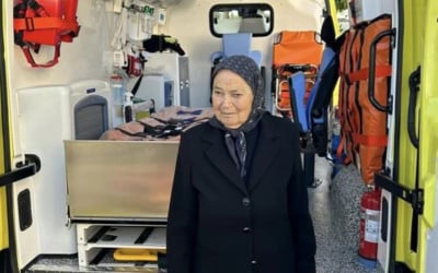 Μάθημα ζωής από τη γιαγιά που δώρισε ασθενοφόρο: «Τι να το κάνω το χωράφι, όταν ο φτωχός πονάει» λέει στο Dnews
