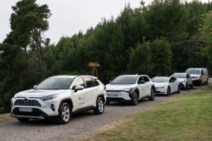 H Toyota επίσημος συνεργάτης μετακίνησης της Ολυμπιακής λαμπαδηδρομίας