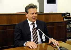 Πετρόπουλος: Κάποιοι διαμαρτύρονται γιατί μειώθηκαν οι εισφορές και θα πάρουν μειωμένη σύνταξη