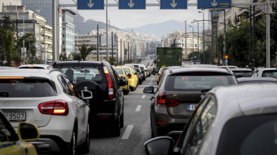 Αυξάνονται τα τέλη κυκλοφορίας στα μικρά αυτοκίνητα, τέλος το τσάμπα για τα υβριδικά