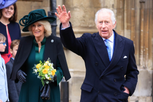 Ο βασιλιάς Κάρολος επιστρέφει, προσεκτικά: Η ανακοίνωση του Μπάκιγχαμ για την υγεία του