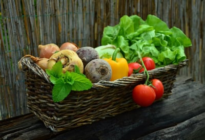 Κορονοϊός: Σε αυτά τα τρόφιμα μπορεί να επιβιώσει ακόμα και μια εβδομάδα, ποιο φρούτο μπορεί να «σπάσει» τον ιό σε λίγα λεπτά