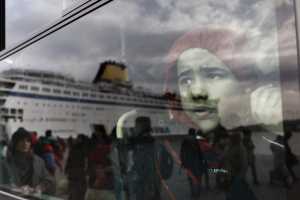 «Επιστρατεύονται» πλοία για τους πρόσφυγες στη Λέσβο
