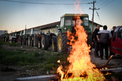 «Ραντεβού» των αγροτών λίγο πριν την κάθοδο στην Αθήνα, πυρετός προετοιμασιών στα μπλόκα