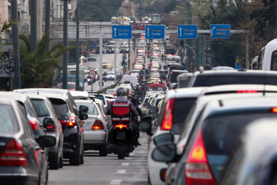 Κίνηση ΤΩΡΑ: Χάος στους δρόμους της Αττικής, κολλημένα τα αυτοκίνητα