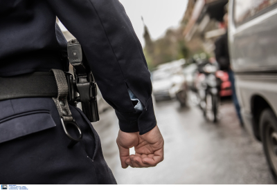 Προκαλεί αστυνομικός με τις τραπεζικές καταθέσεις του - «Έμεινα με τα ψιλά πάλι»