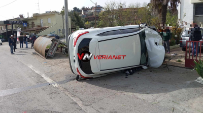 Τραγωδία στη Βέροια: Αυτοκίνητο έπεσε σε στάση λεωφορείου